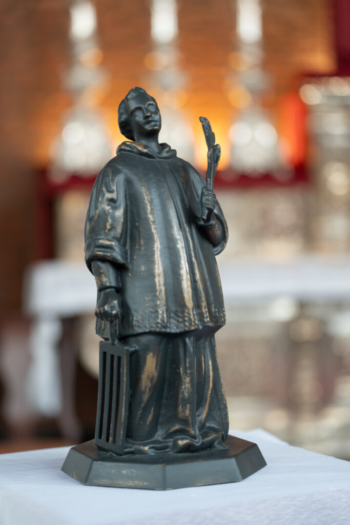 Laurentius replica staand